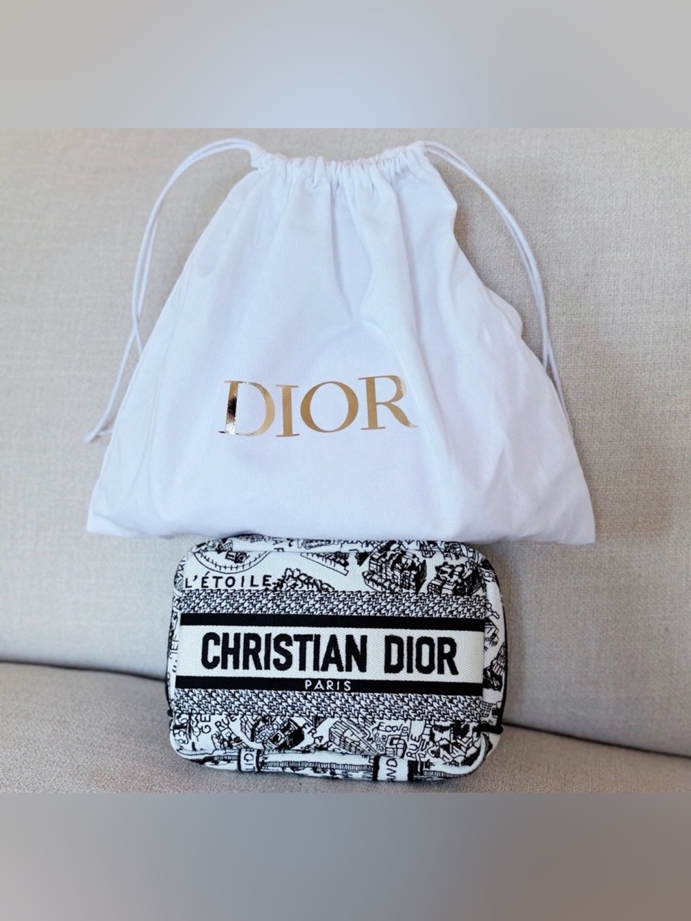 2-Piece Set Dior Black and White Makeup/Cosmetic Pouch with
Dust Bag